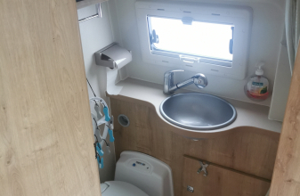 RENAULT FONT VENDOME EVASION image