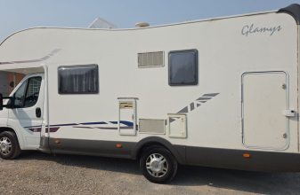 MC LOUIS GLAMYS 22 image