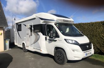 Fiat CHAUSSON TITANIUM 738 XLB AVEC ATTELAGE  image