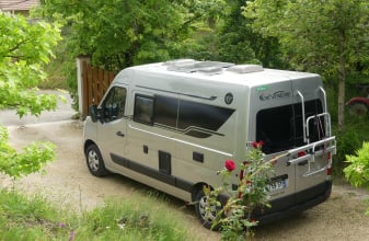 RENAULT FONT VENDOME EVASION image