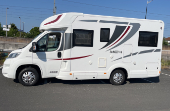 Mac Louis MC4 830 avec salon arrière image